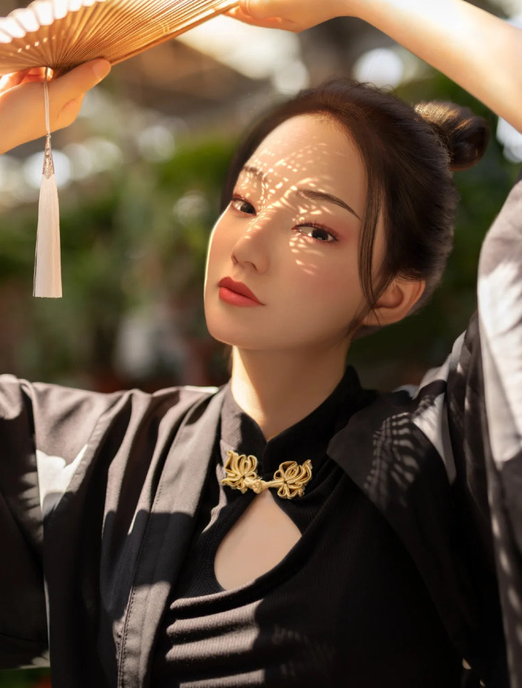 virtual celebrity ling