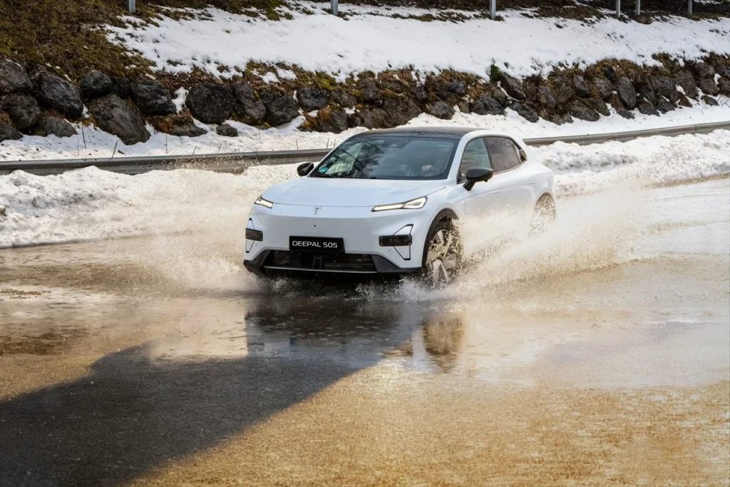 Deepal S05 winter driving test
