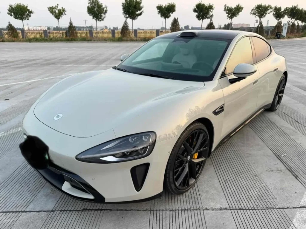 Front angle view of Xiaomi SU7 electric sedan