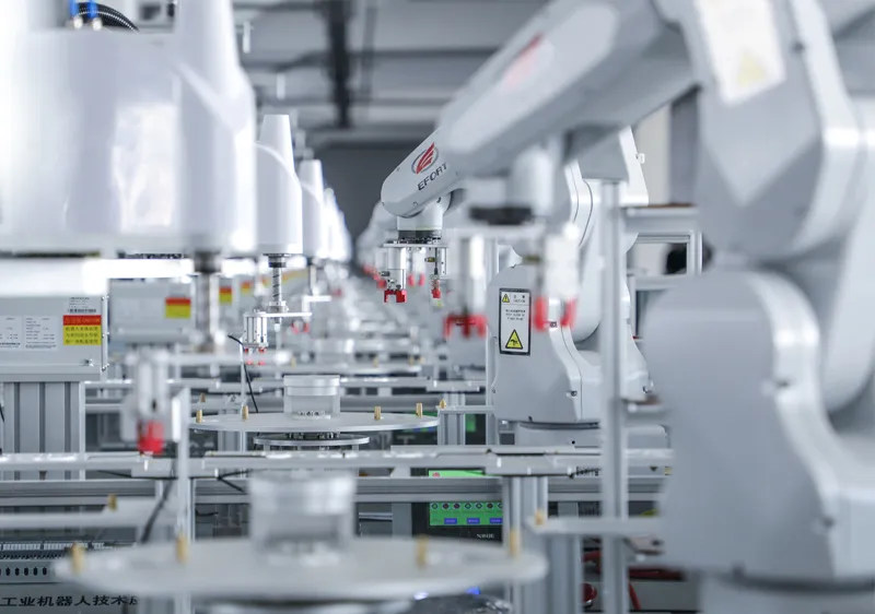 EFORT robotic arms on production line