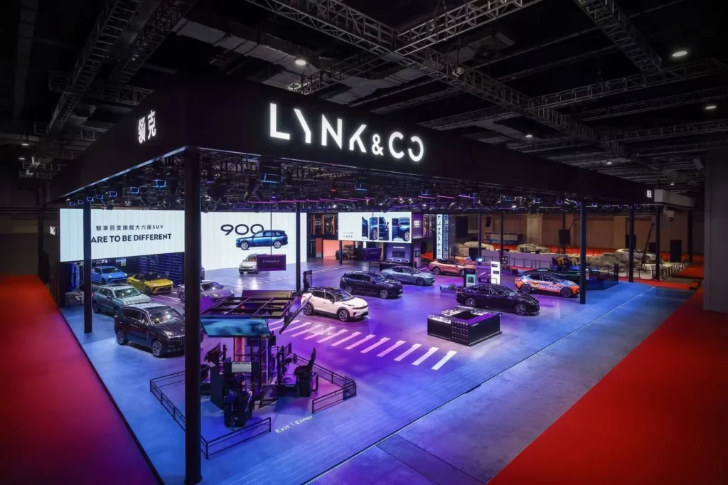 Lynk & Co vehicle display showcasing Geely’s premium urban mobility brand at a major auto exhibition
