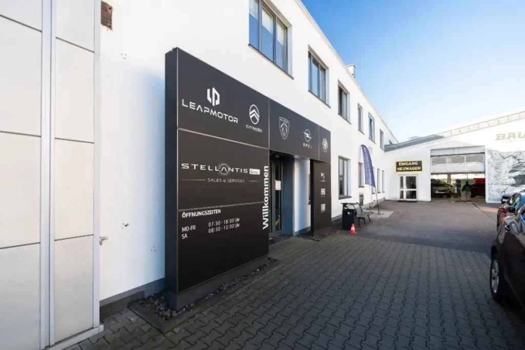 Leapmotor and Stellantis dealership exterior