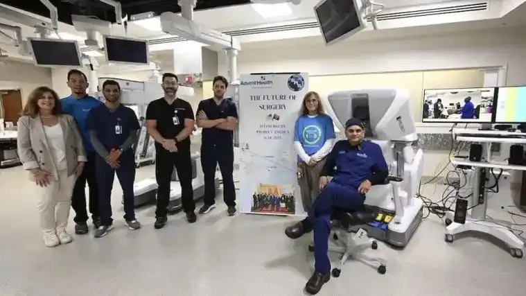 Surgical team with robotic surgery system
