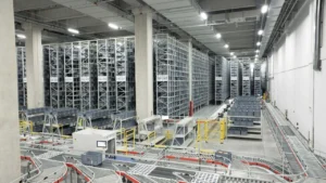 HaiPick robot system with tall storage racks