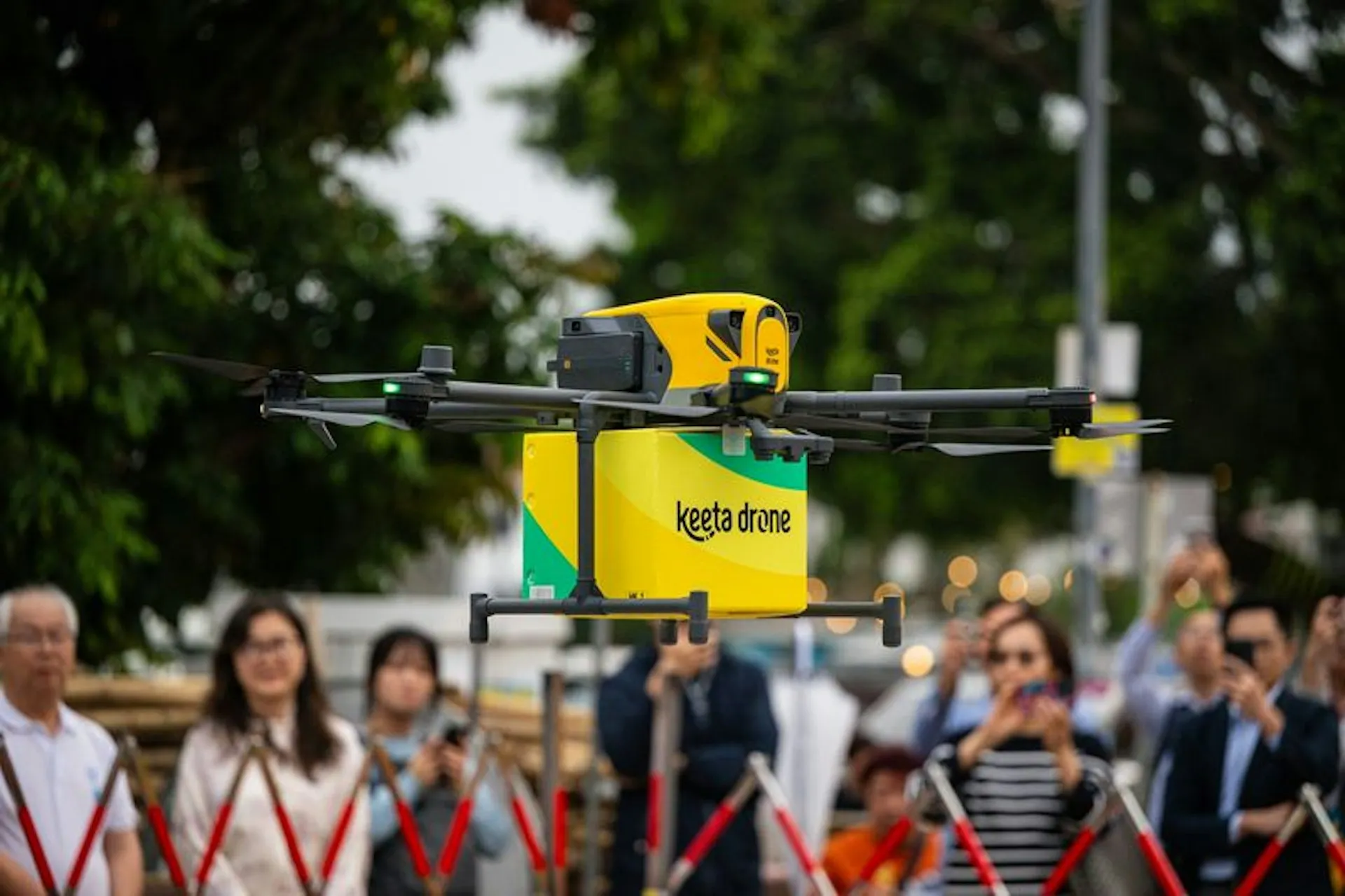Keeta drone flying during delivery demo