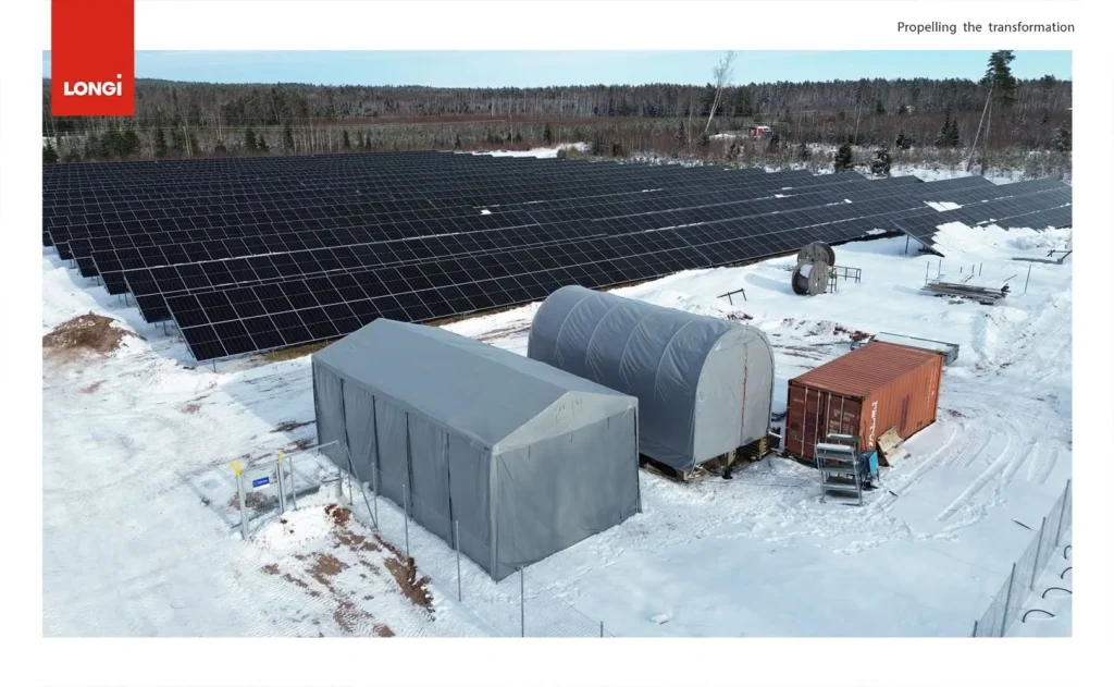 LONGi solar panels in snow