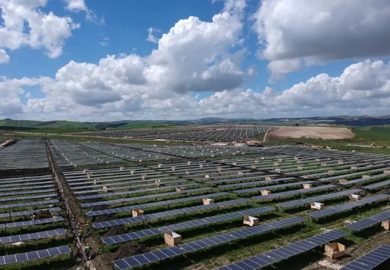 Wide solar panel field
