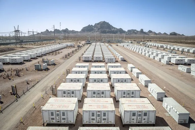 Grid-scale battery units