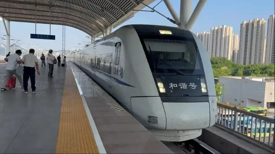 China high-speed train supporting smart mobility networks