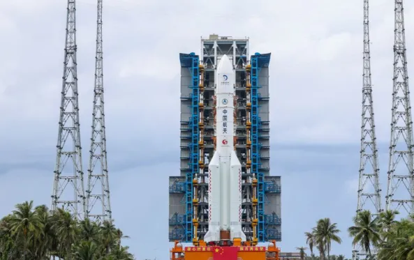 Chinese Long March rocket at launch pad